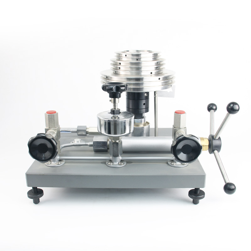 YS活塞式（shì）壓力計